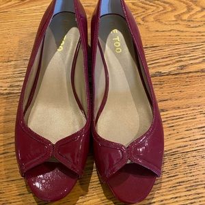 Me Too Peep Toe Wedges - size 8.5